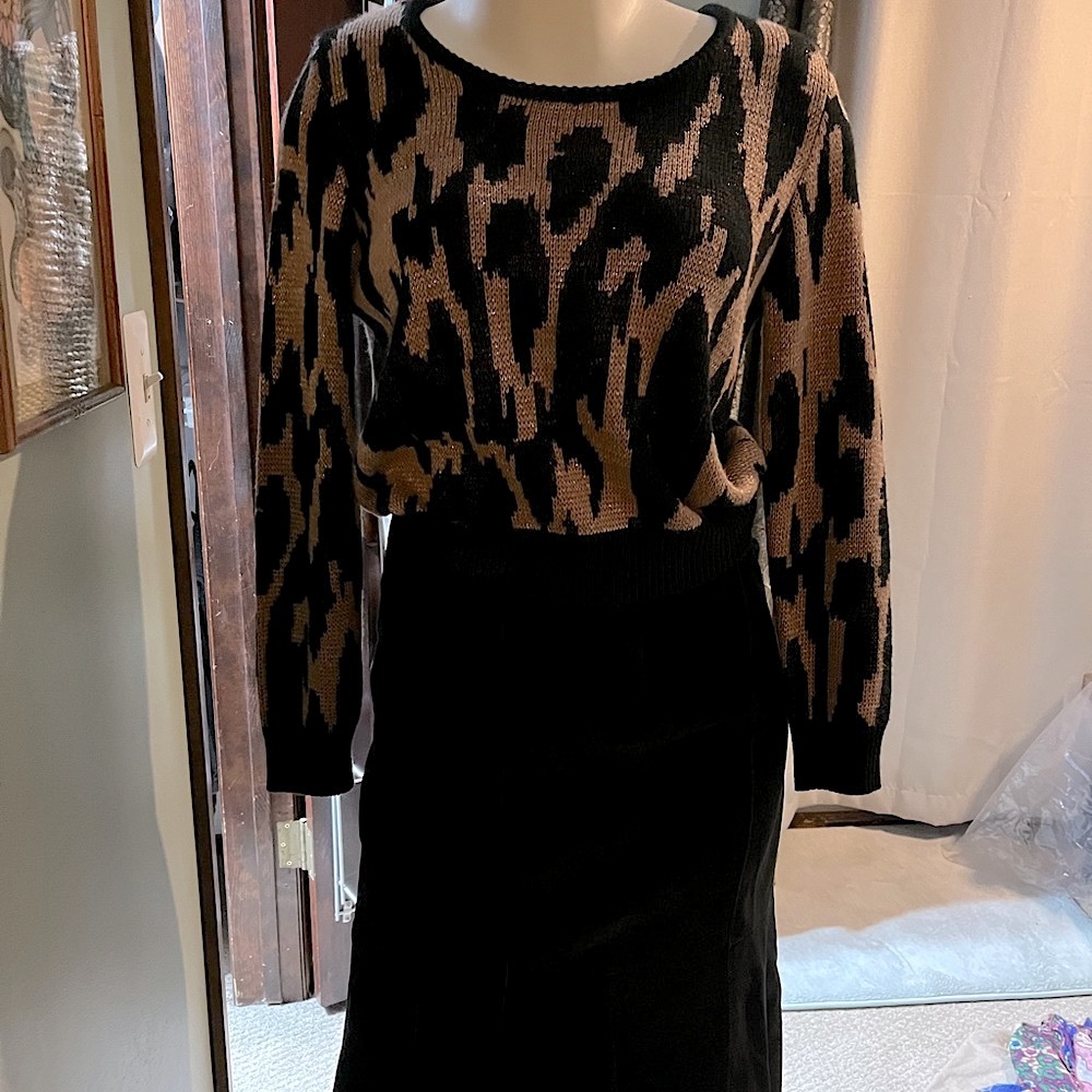 Minkpink brand sweater size small black gold